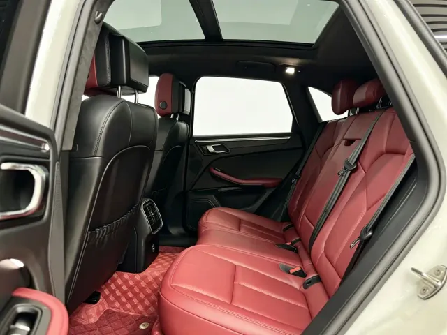 Porsche Macan — Фото автомобиля 12