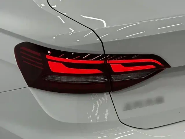 Volkswagen Lavida — Фото автомобиля 7