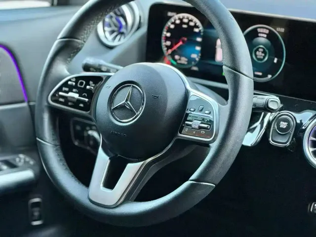 Mercedes-Benz EQA — Фото автомобиля 12