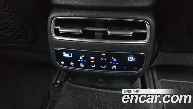 Genesis GV70 2.5T Бензин AWD — Фото автомобиля 27
