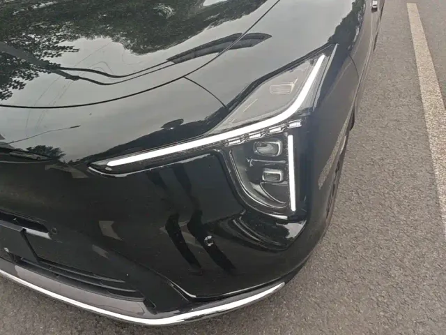 IM Motors LS6 — Фото автомобиля 23