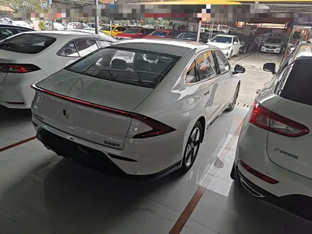Wuling Starlight — Фото автомобиля 6