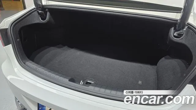 Hyundai Grandeur (New) Hybrid — Фото автомобиля 24