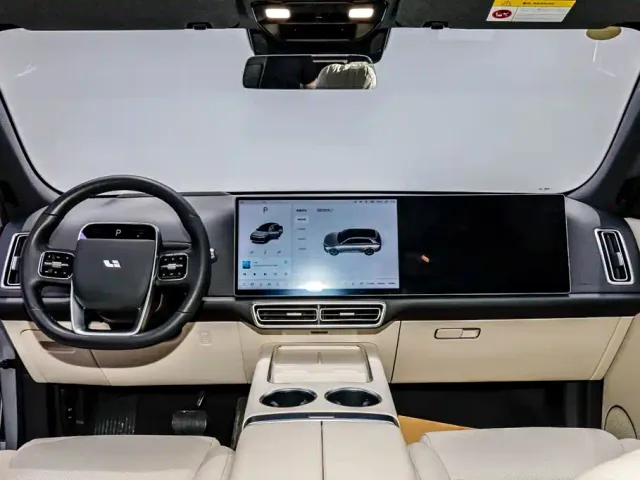 Li Auto L7 — Фото автомобиля 13