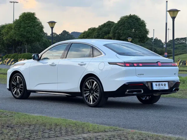 Changan Eado — Фото автомобиля 6