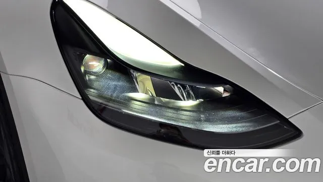 Tesla Model Y — Фото автомобиля 6
