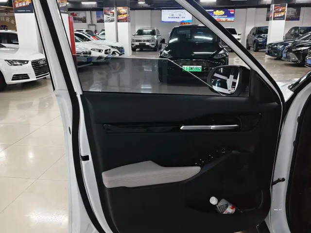 Kia Seltos — Фото автомобиля 4