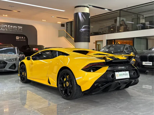 Lamborghini Huracan — Фото автомобиля 17