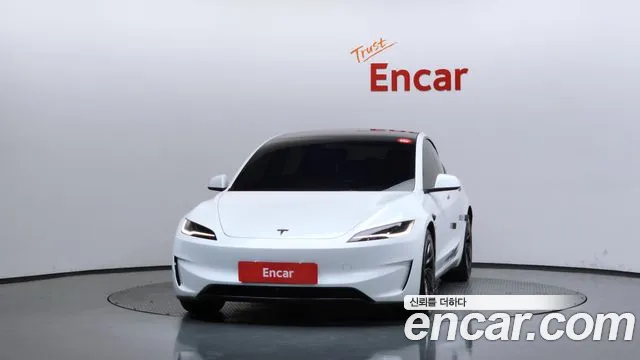 Tesla Model 3 — Фото автомобиля 2