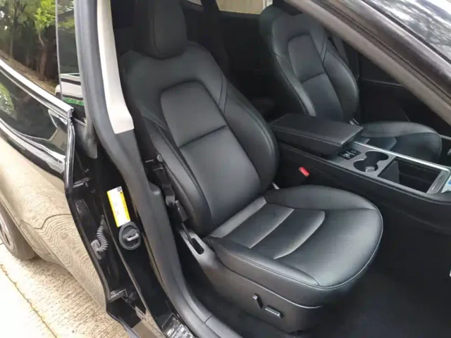 Tesla Model Y — Фото автомобиля 24