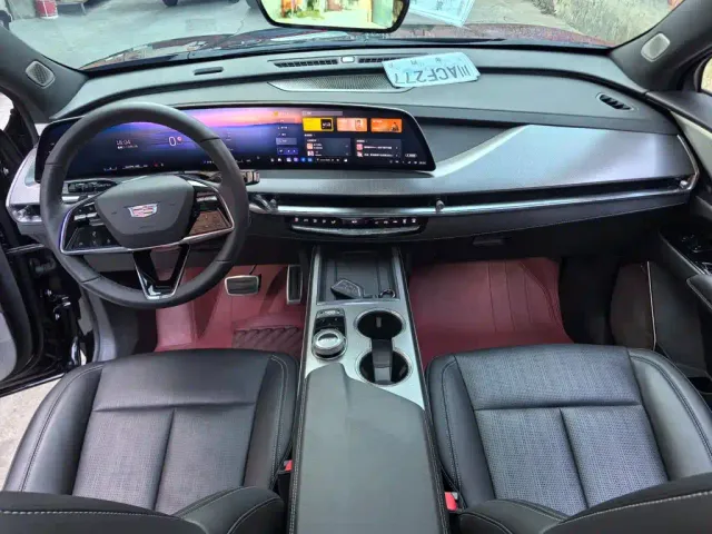 Cadillac XT5 — Фото автомобиля 11