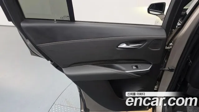 Cadillac XT4 — Фото автомобиля 14
