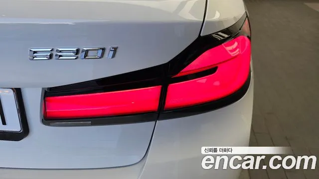 BMW 5 Series G30 — Фото автомобиля 8