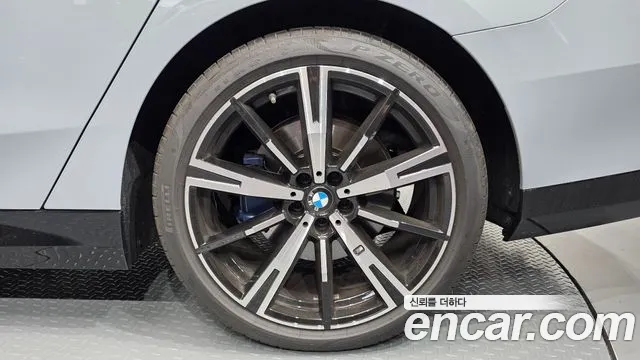 BMW 5 Series G60 — Фото автомобиля 6