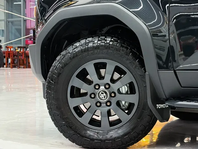 Toyota Prado — Фото автомобиля 7