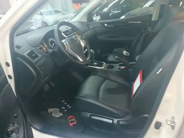 Nissan Tiida — Фото автомобиля 14