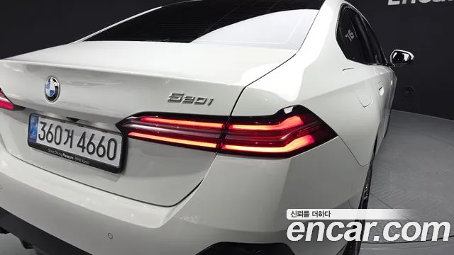 BMW 5-Series — Фото автомобиля 20