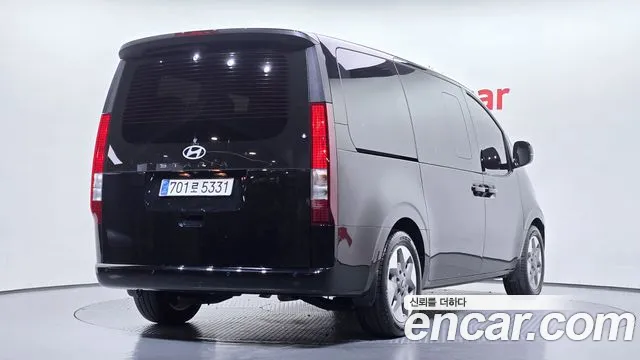 Hyundai Staria — Фото автомобиля 2