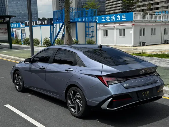 Hyundai Elantra — Фото автомобиля 14