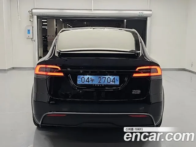 Tesla Model X — Фото автомобиля 3