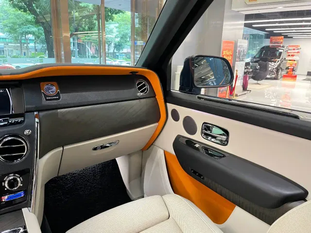 Rolls-Royce Cullinan — Фото автомобиля 12