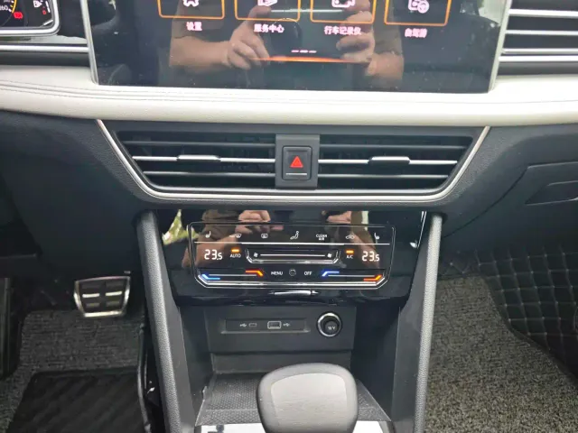 Volkswagen Tiguan L — Фото автомобиля 16