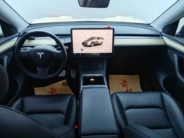 Tesla Model Y — Фото автомобиля 5