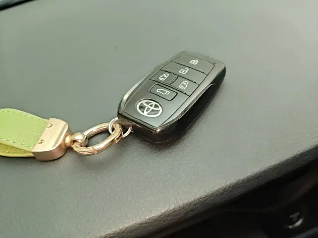 Toyota Sienna — Фото автомобиля 8