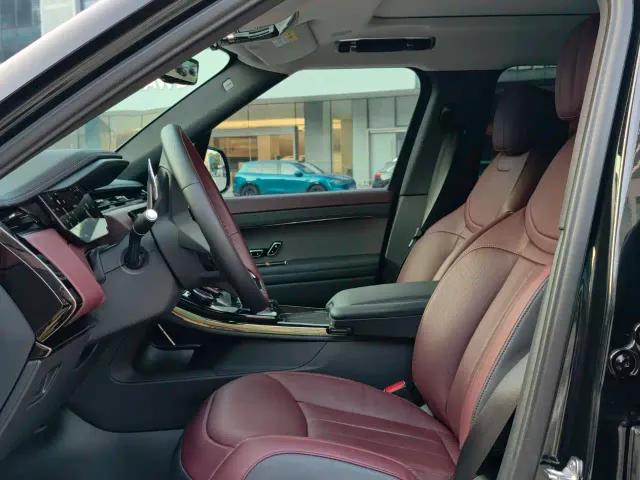 Land Rover Range Rover Sport — Фото автомобиля 6