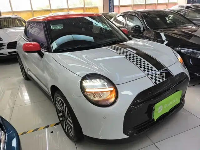 MINI Cooper — Фото автомобиля 3