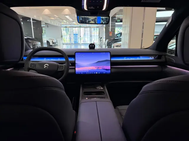 Nio ES8 — Фото автомобиля 13