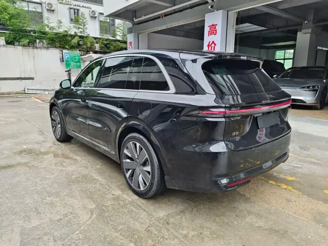 Li Auto L8 — Фото автомобиля 9