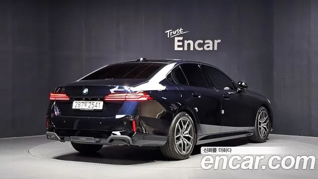 BMW 5 Series G60 — Фото автомобиля 2