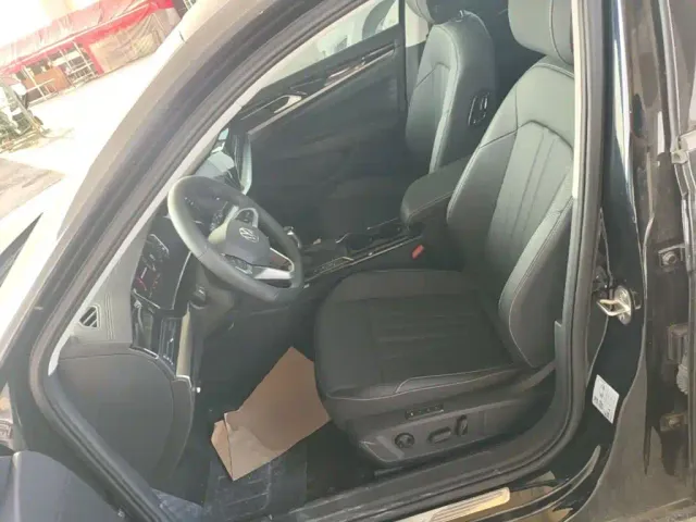 Volkswagen Passat — Фото автомобиля 14