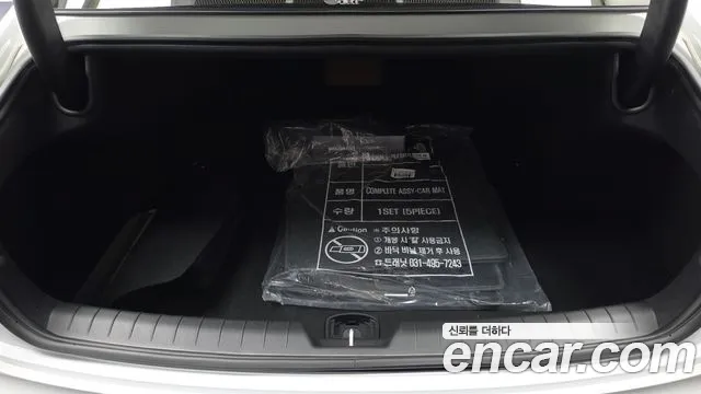 Hyundai Grandeur Grandeur (GN7) 2.5 Бензин 2WD — Фото автомобиля 19