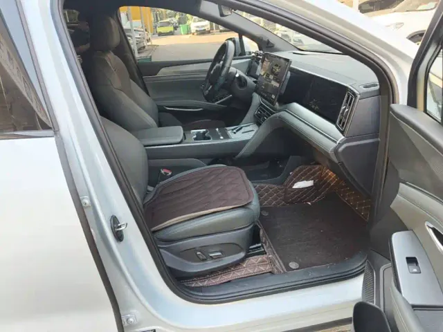 BYD Song L DM-i — Фото автомобиля 24