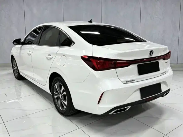 Changan Eado — Фото автомобиля 8