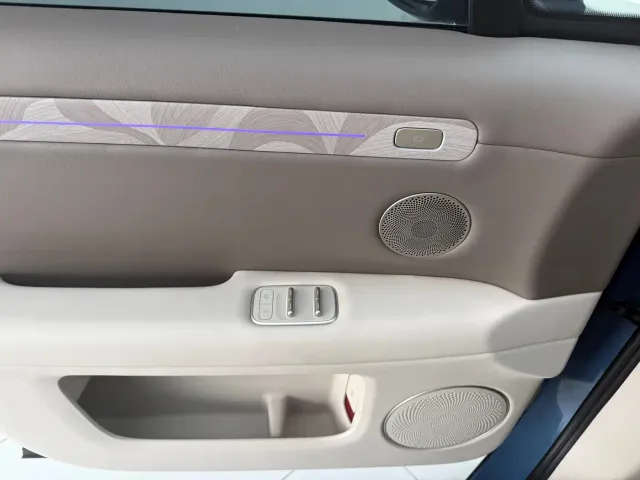 IM Motors LS6 — Фото автомобиля 16