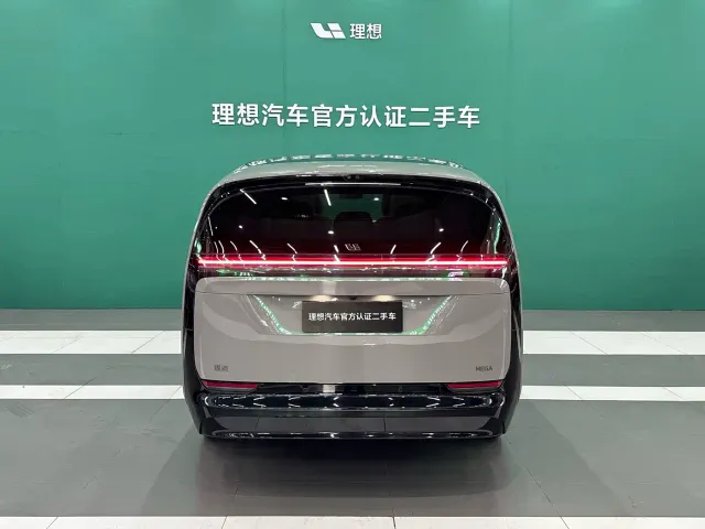 Li Auto MEGA — Фото автомобиля 9