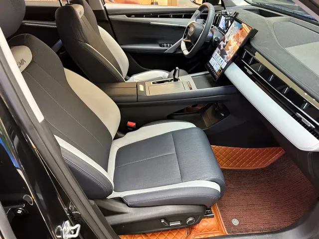 Geely Boyue L — Фото автомобиля 7