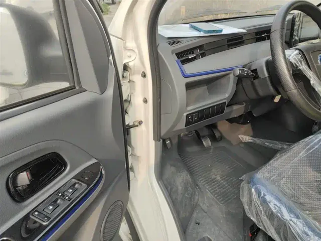 Dongfeng Yufeng EM27 — Фото автомобиля 15