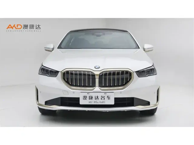 BMW 5 Series — Фото автомобиля 2