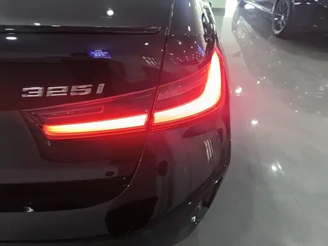 BMW 3 Series — Фото автомобиля 23