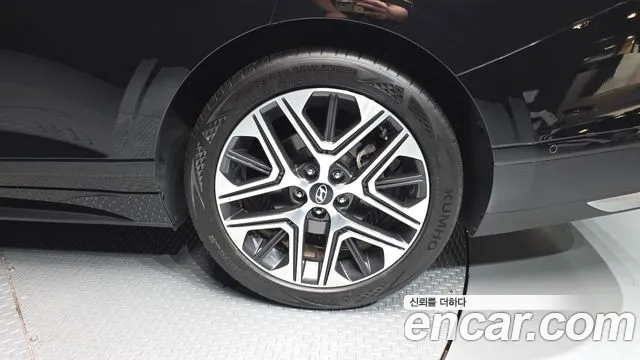 Hyundai Grandeur Grandeur (GN7) 2.5 Бензин 2WD — Фото автомобиля 19