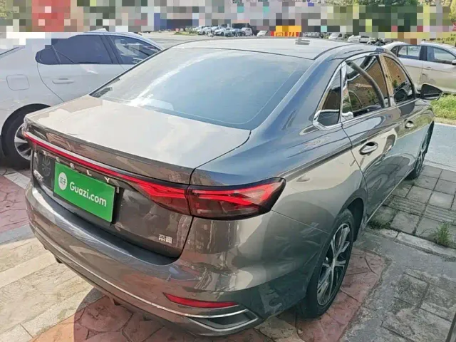 Geely Emgrand — Фото автомобиля 6