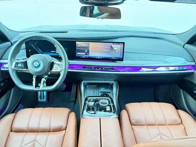 BMW i7 — Фото автомобиля 20