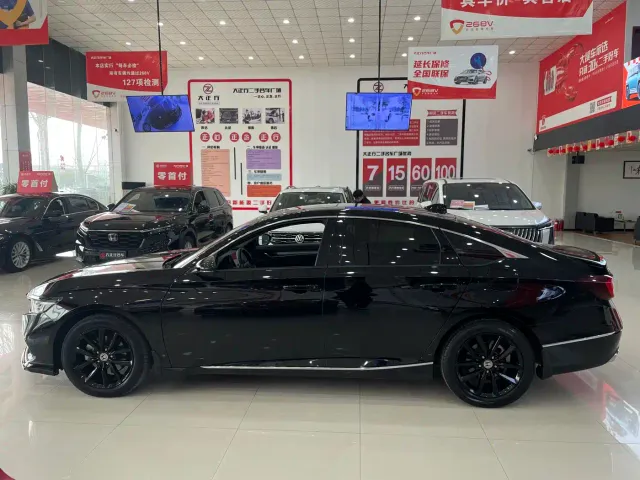 Honda Accord — Фото автомобиля 3