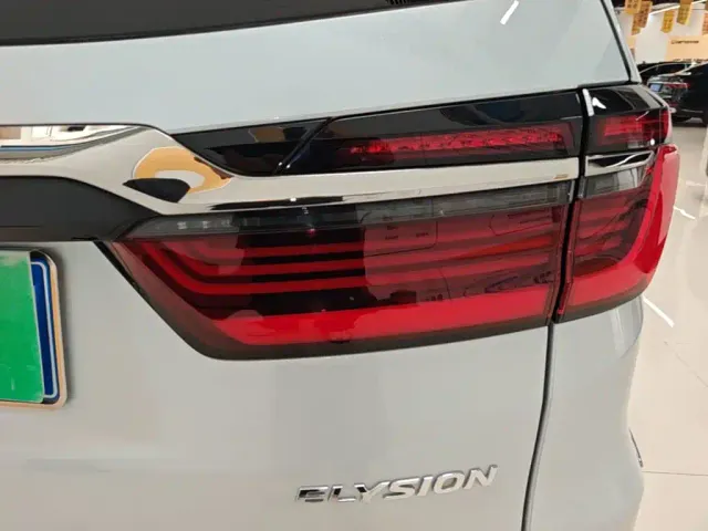 Honda Elysion — Фото автомобиля 7