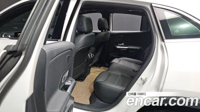 Mercedes-Benz EQA — Фото автомобиля 18