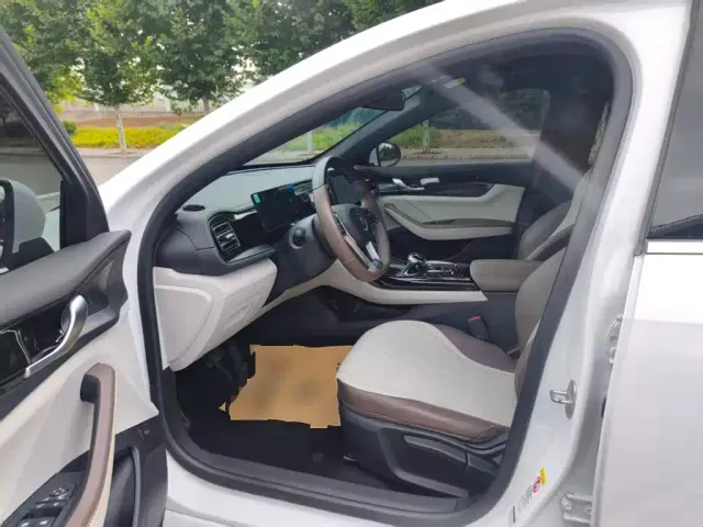 BYD Qin PLUS — Фото автомобиля 14